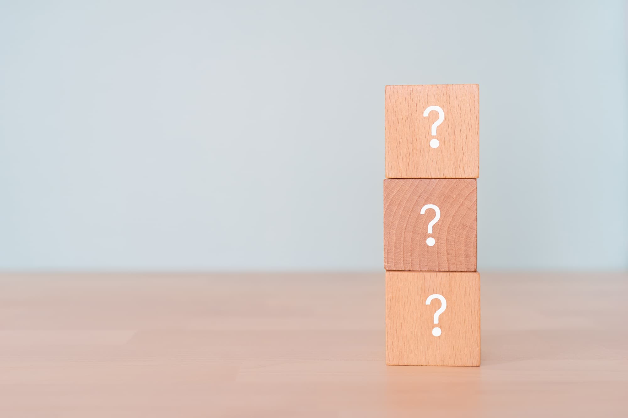 ワイヤー矯正中に口内炎ができる原因を考えるイメージ