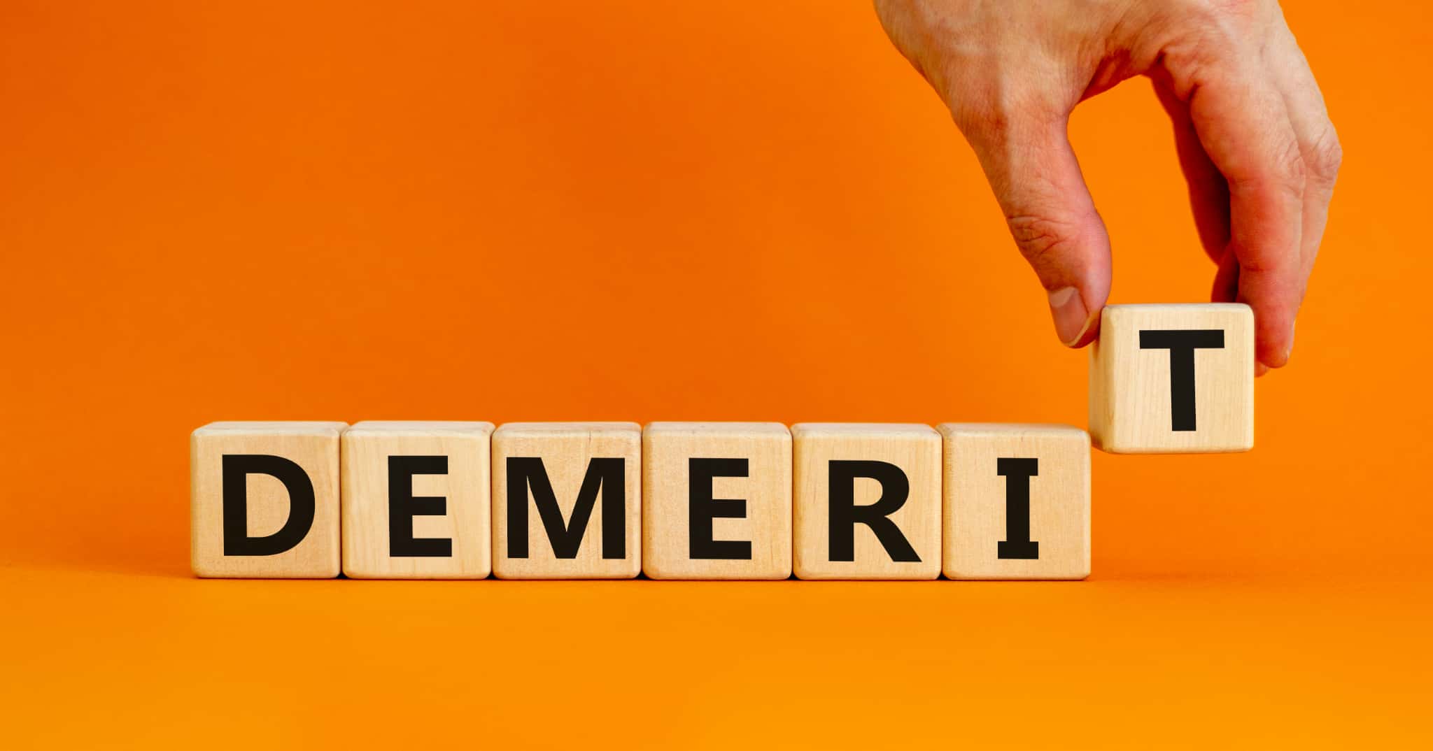 奥歯をセラミックで治療するデメリットのイメージ